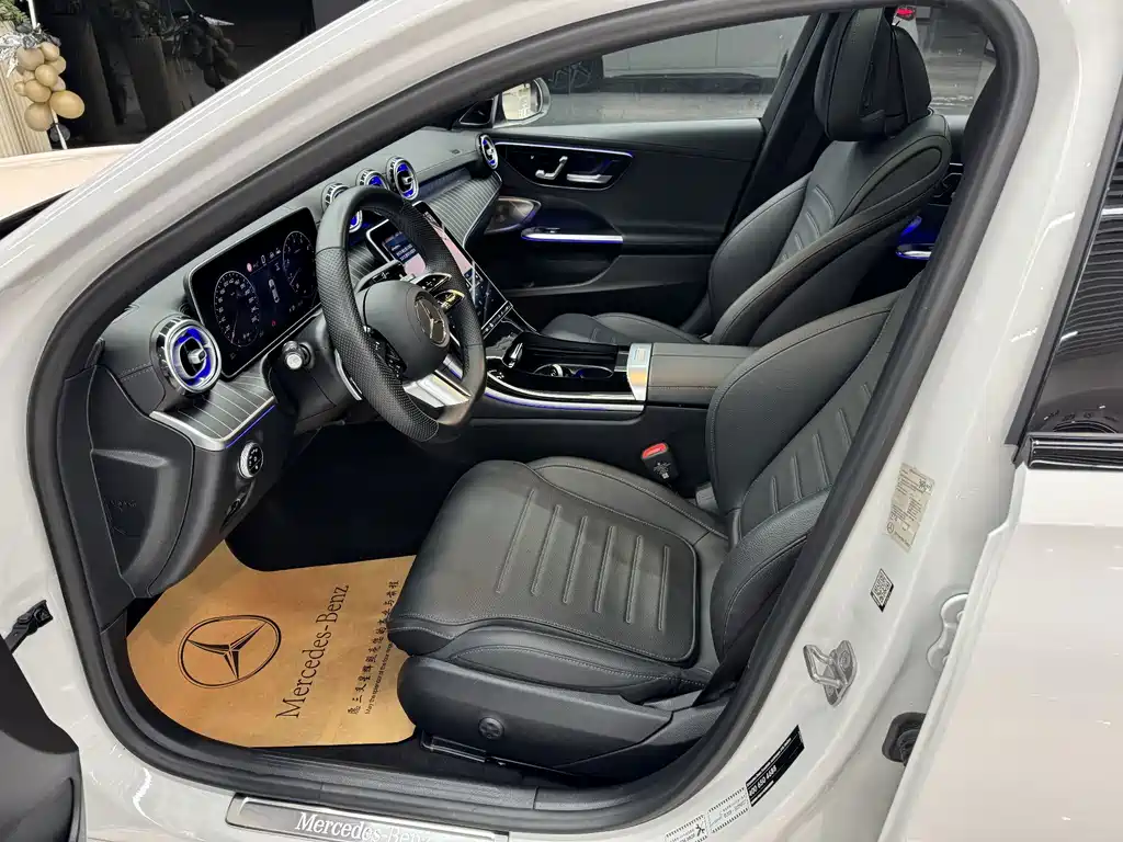 Mercedes-Benz C-Class — миниатюра 12