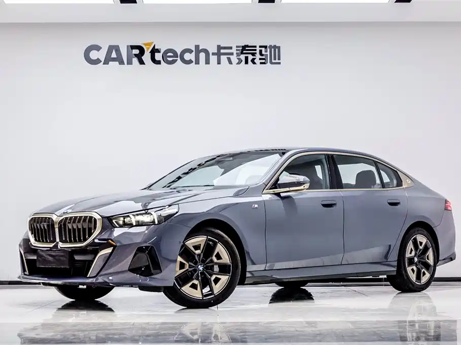 BMW 5 Series 2025