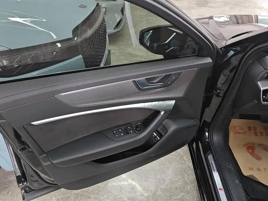 Audi A6L 2020 55 TFSI e quattro