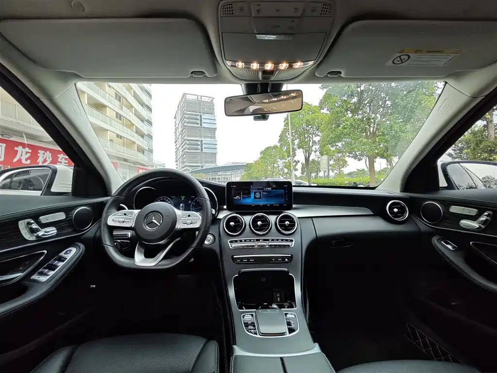 Mercedes-Benz C-Class — миниатюра 6