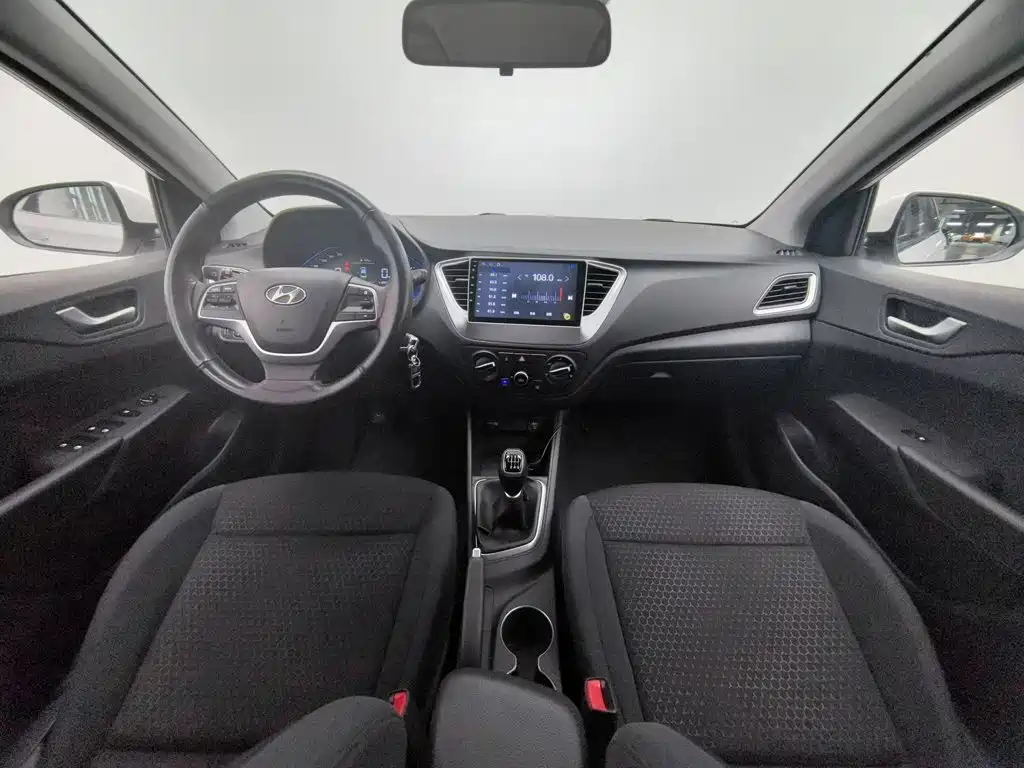 Hyundai Verna — миниатюра 5