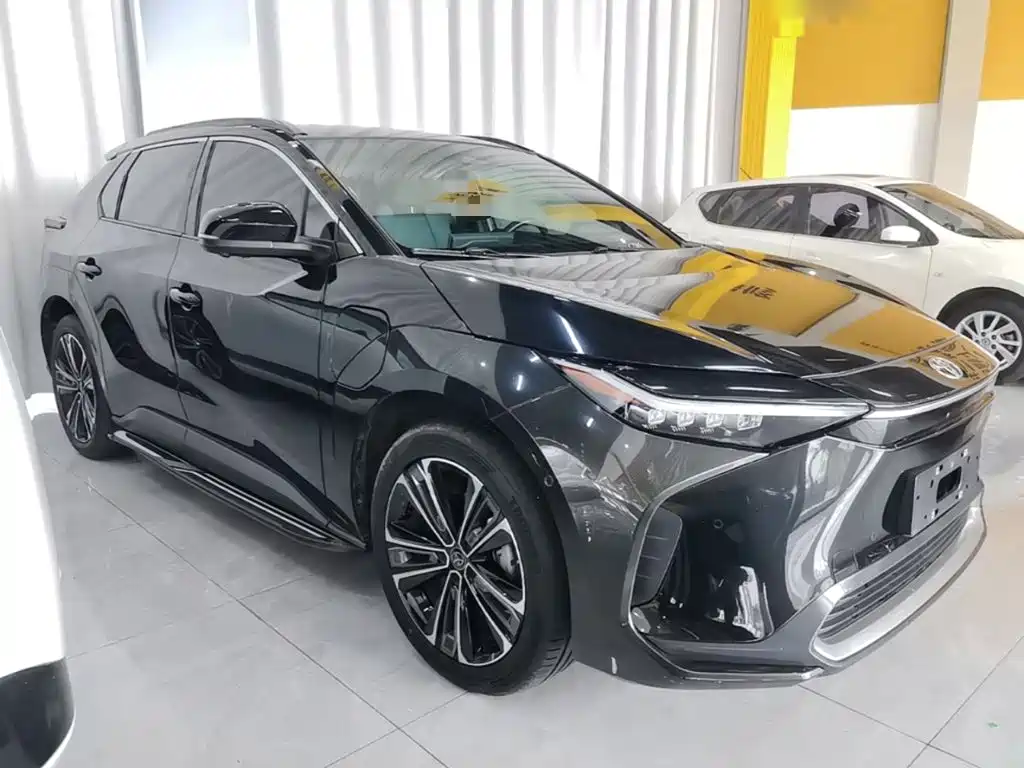 Toyota bZ4X — миниатюра 4