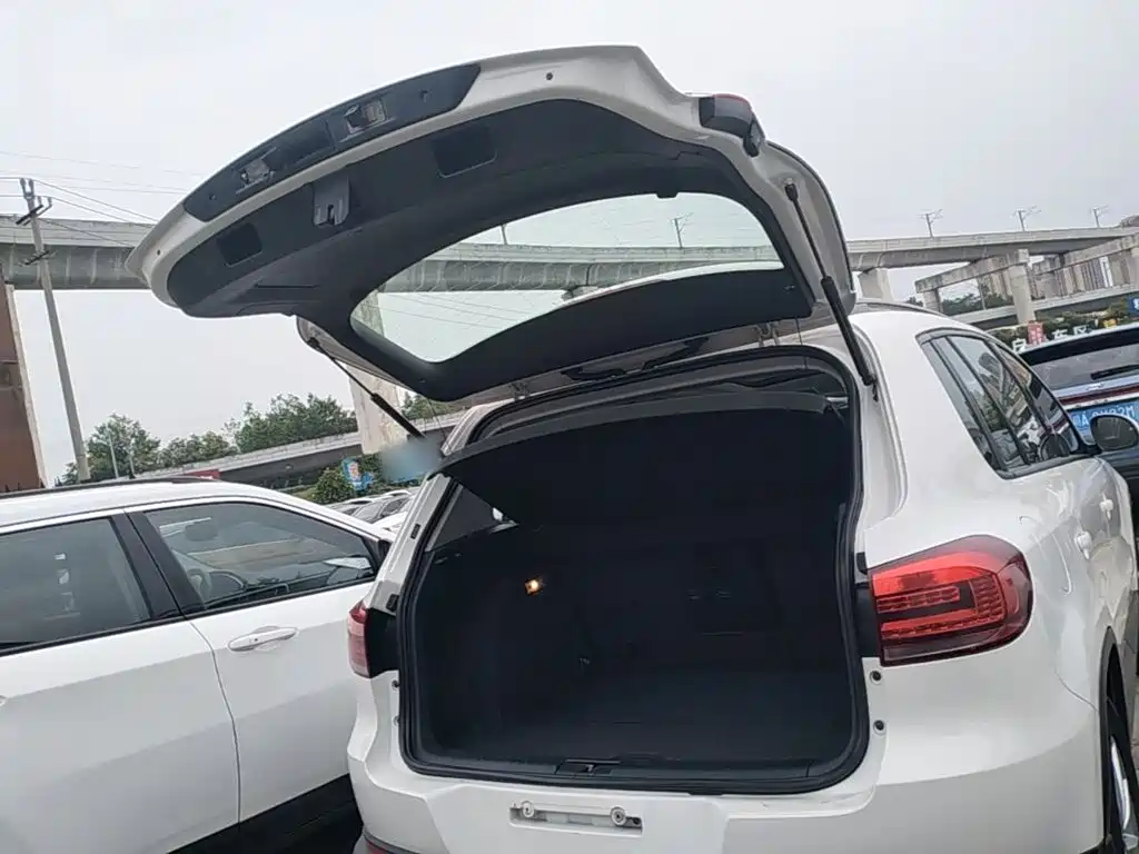 Volkswagen Tiguan — миниатюра 19