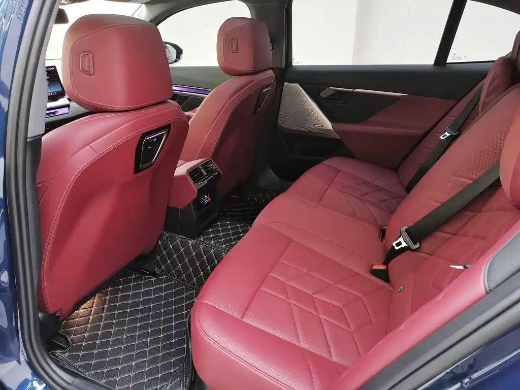 BMW 5 Series — миниатюра 19