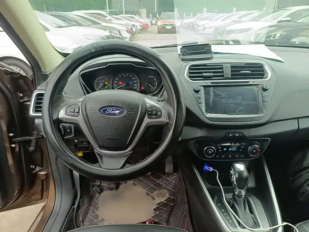 Ford Escort — миниатюра 10