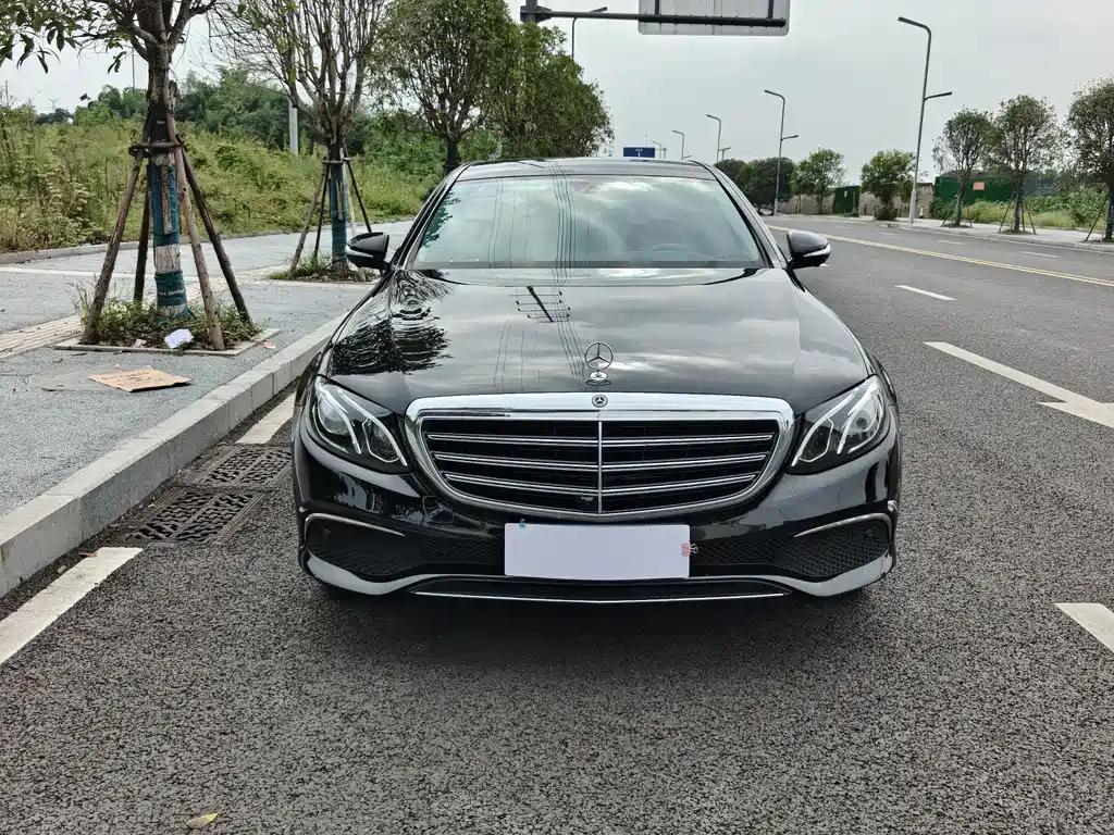 Mercedes-Benz E-Class — миниатюра 2