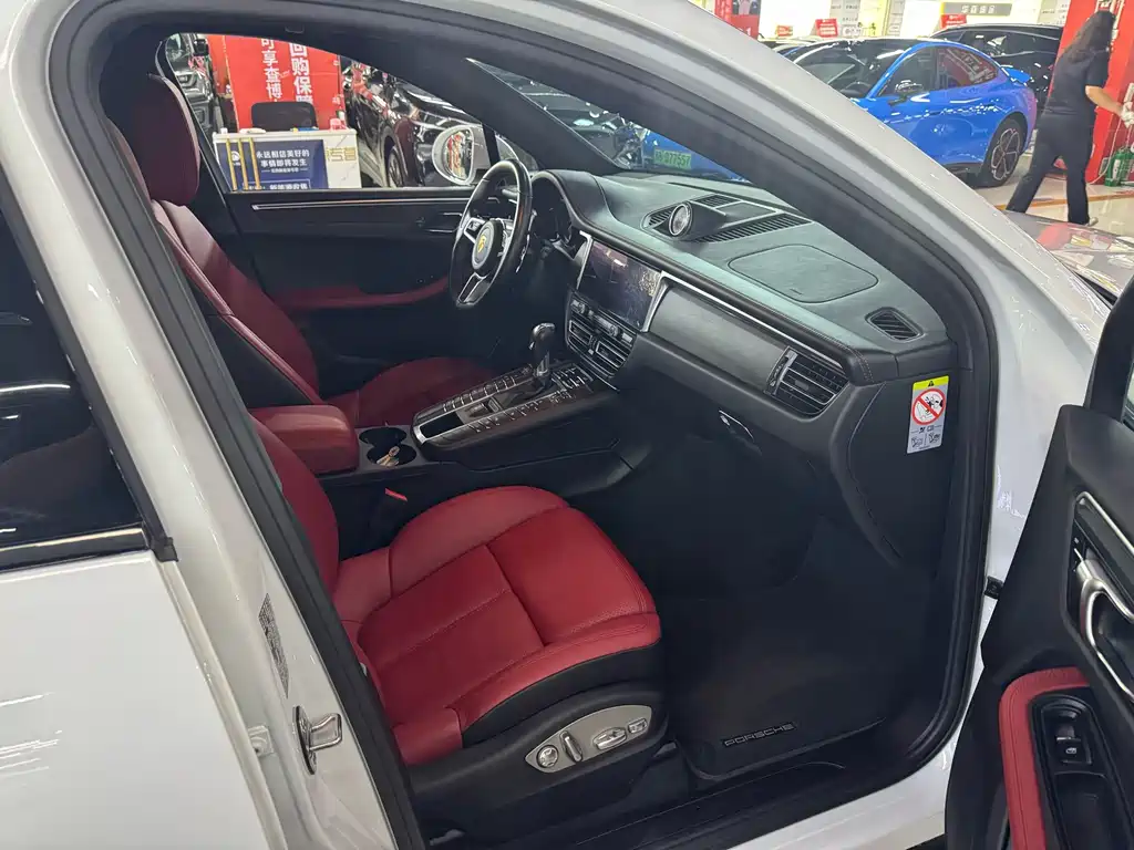 Porsche Macan — миниатюра 5