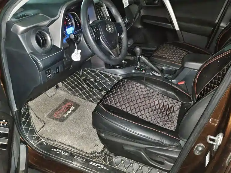 Toyota RAV4 — миниатюра 12