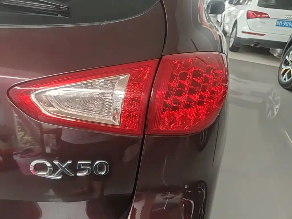 Infiniti QX50 — миниатюра 8
