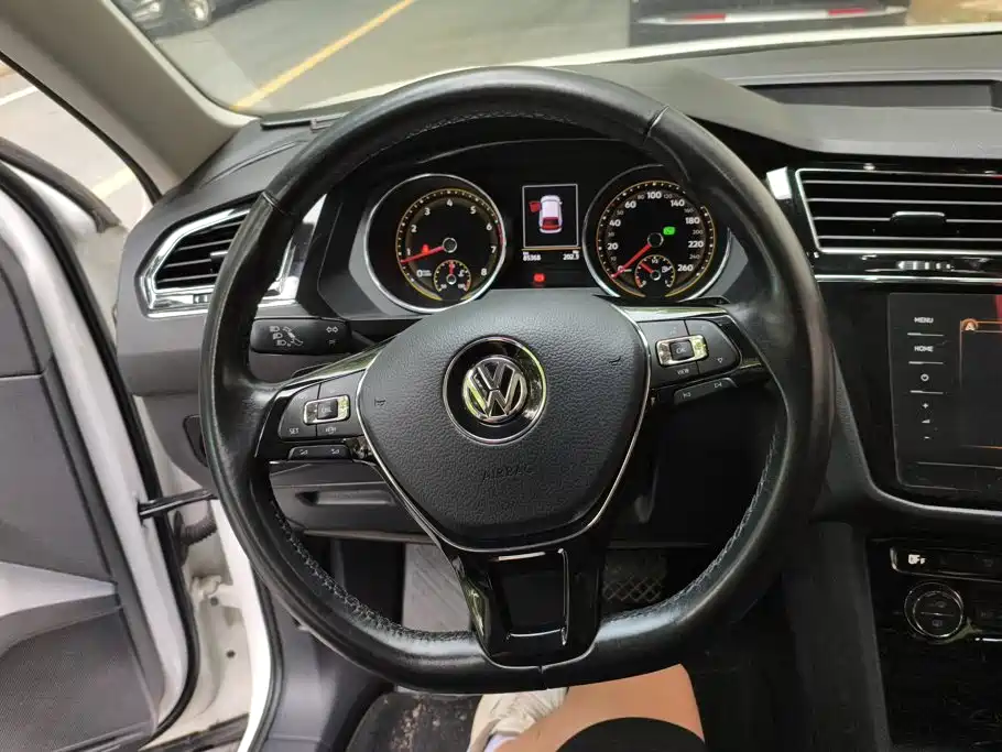 Volkswagen Tiguan L — миниатюра 15