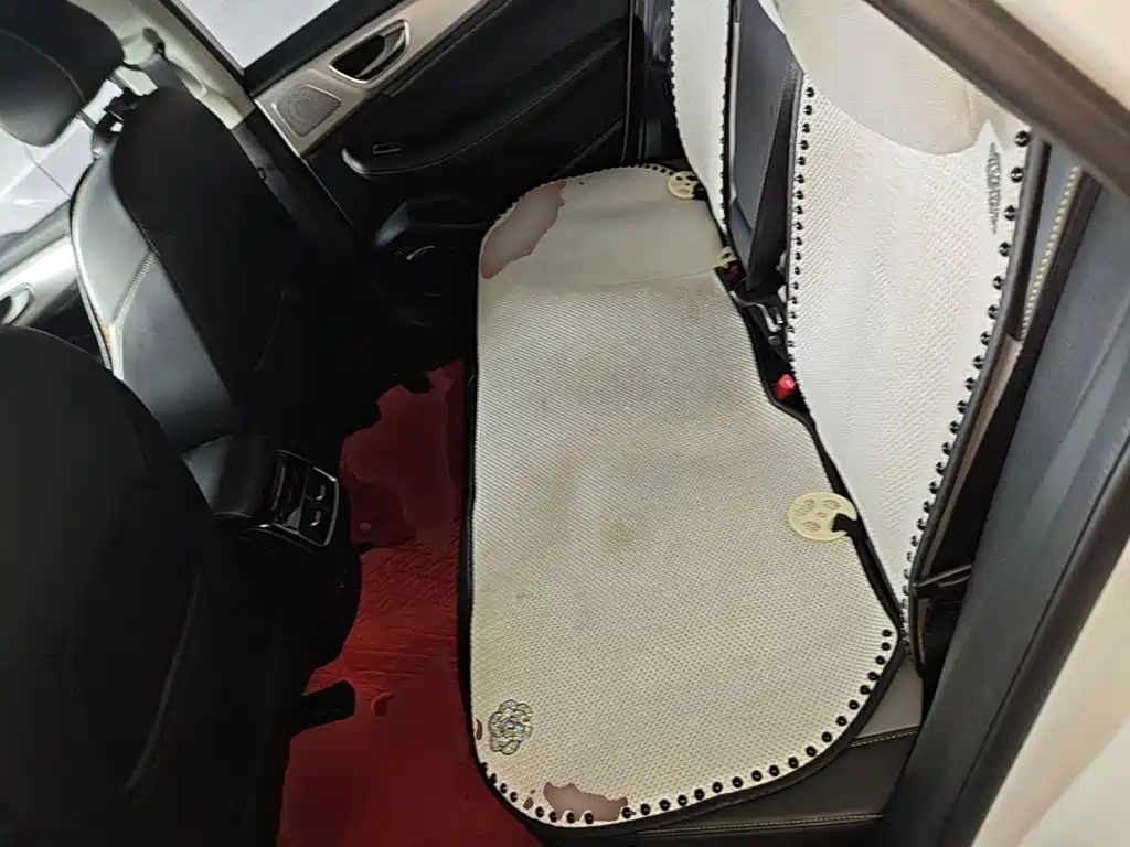 Roewe i6 MAX New Energy — миниатюра 17