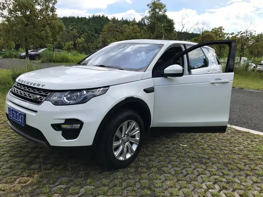 2017 Land Rover Discovery Sport - zdjęcie 1 z 30