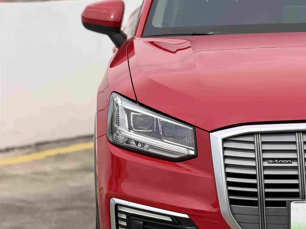 Audi Q2L e-tron — миниатюра 9