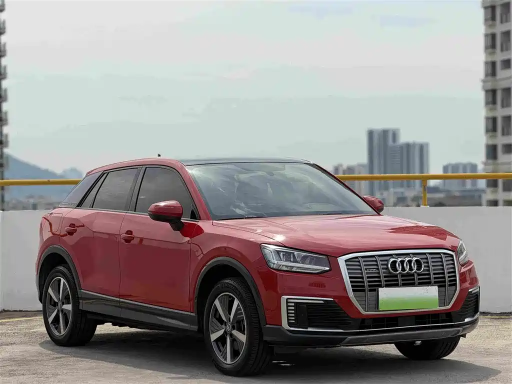 Audi Q2L e-tron — миниатюра 3