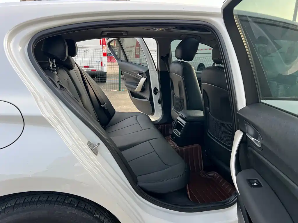 BMW 1 Series (Import) — миниатюра 7
