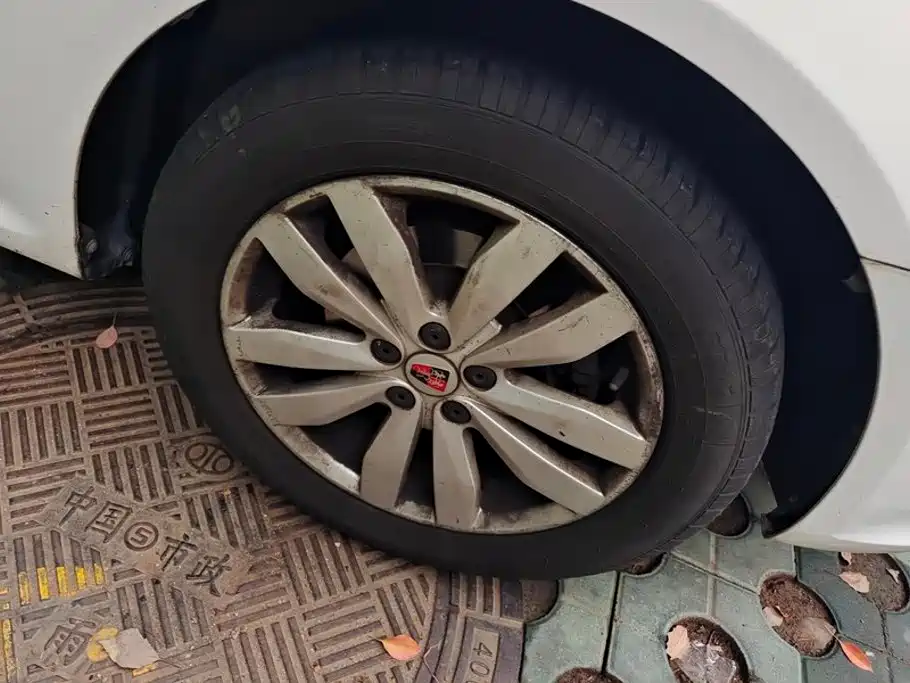 Roewe 350 — миниатюра 6