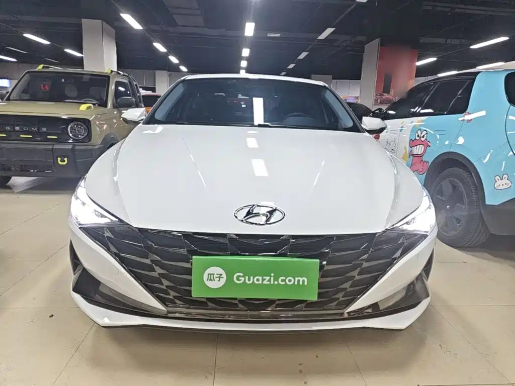 Hyundai Elantra — миниатюра 3
