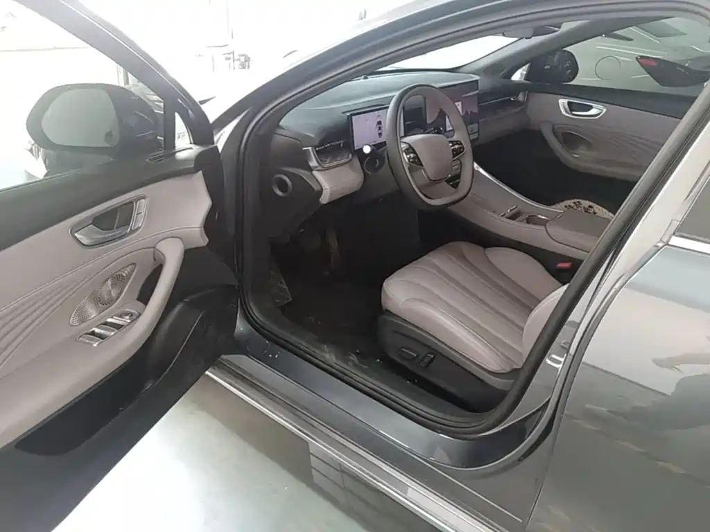 Roewe Wing Wai M7 DMH — миниатюра 12