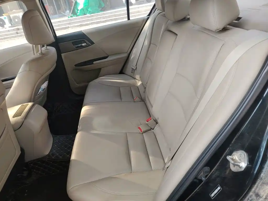 Honda Accord — миниатюра 14