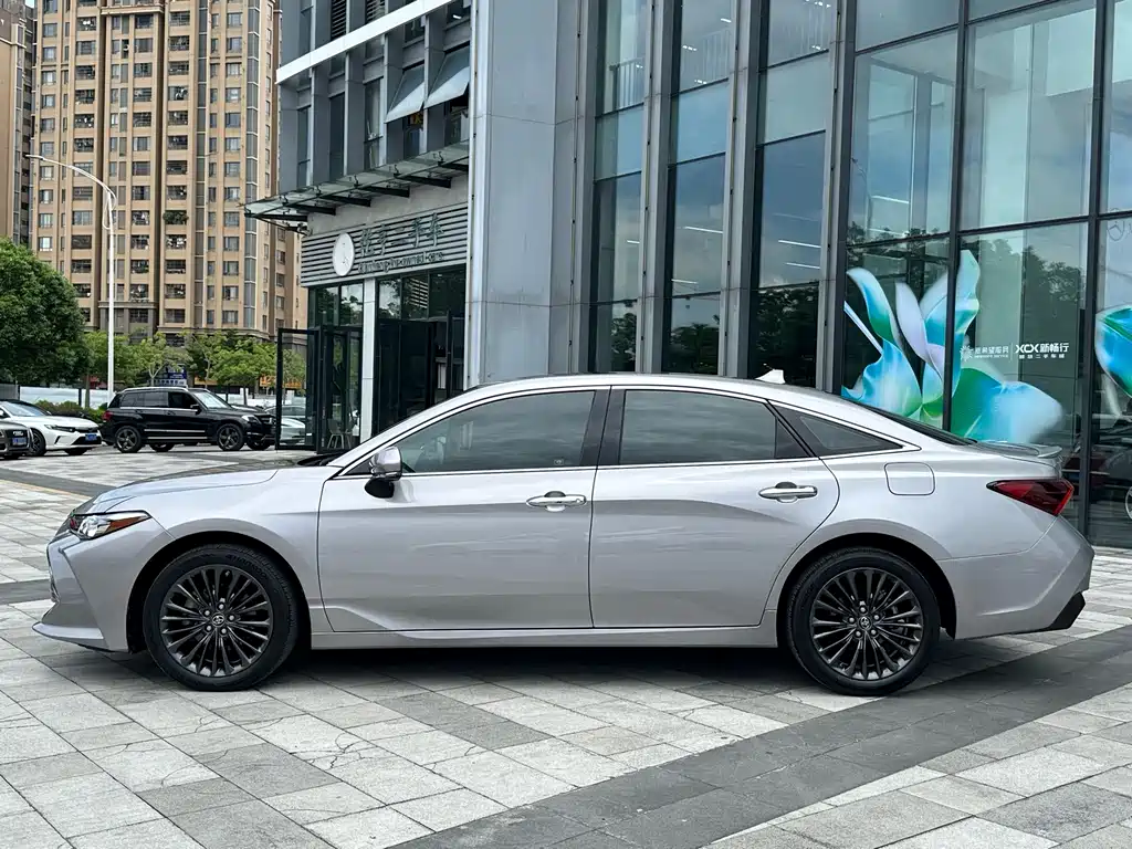 Toyota Avalon — миниатюра 3