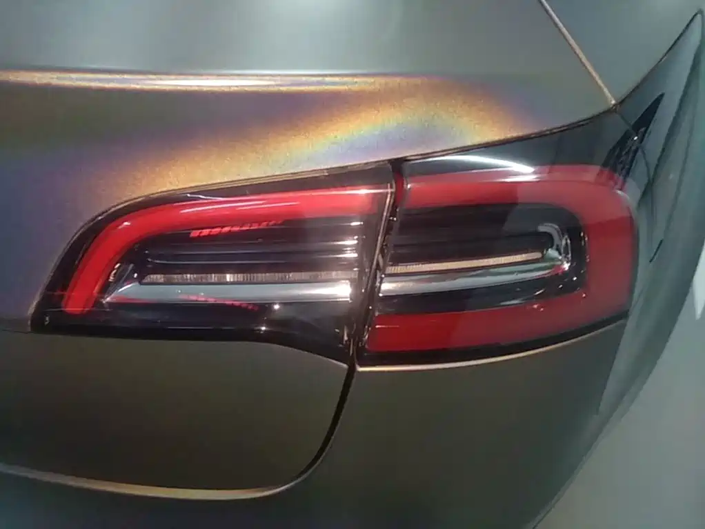 Tesla Model 3 — миниатюра 8