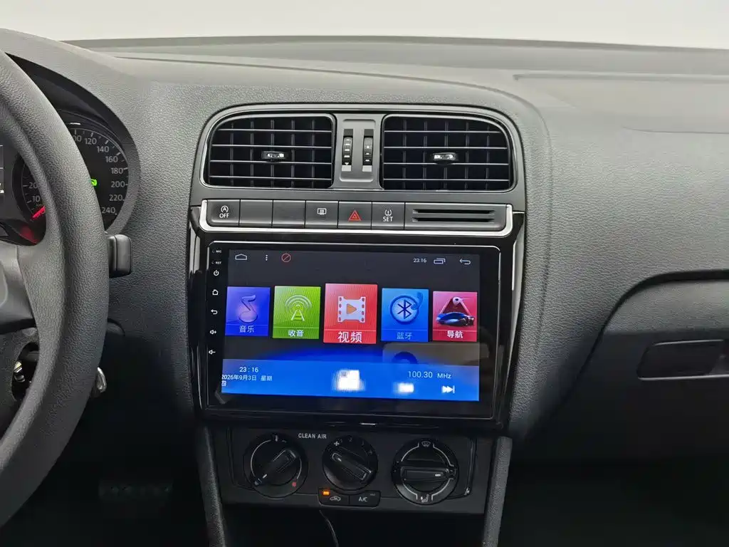 Volkswagen Polo — миниатюра 12