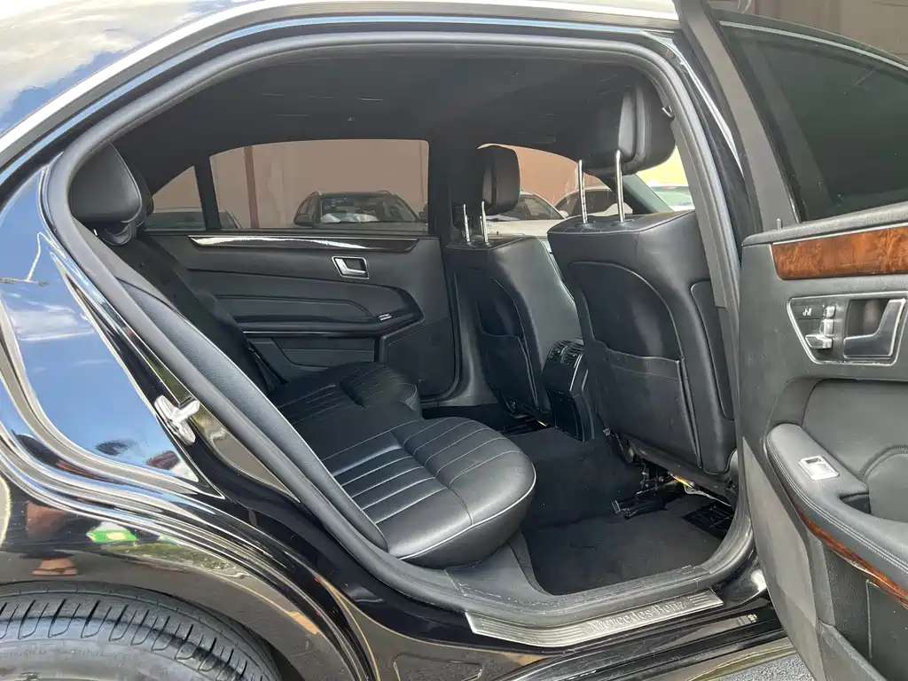 Mercedes-Benz E-Class — миниатюра 12