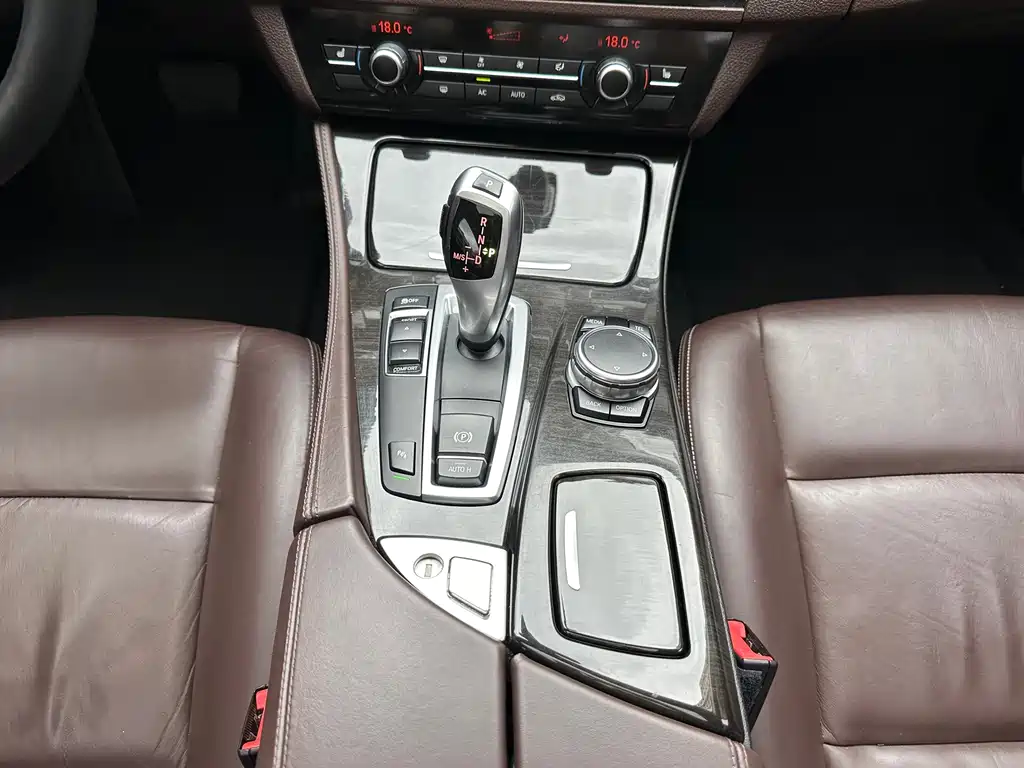 BMW 5 Series — миниатюра 22