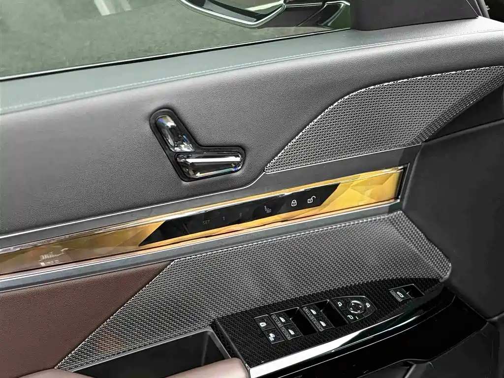 BMW 7 Series — миниатюра 15