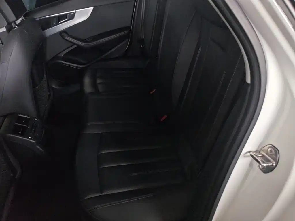 Audi A4L — миниатюра 17