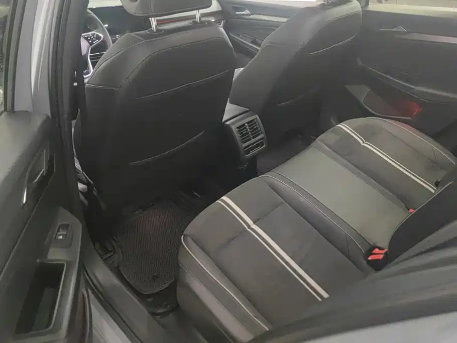 Volkswagen Golf — миниатюра 11