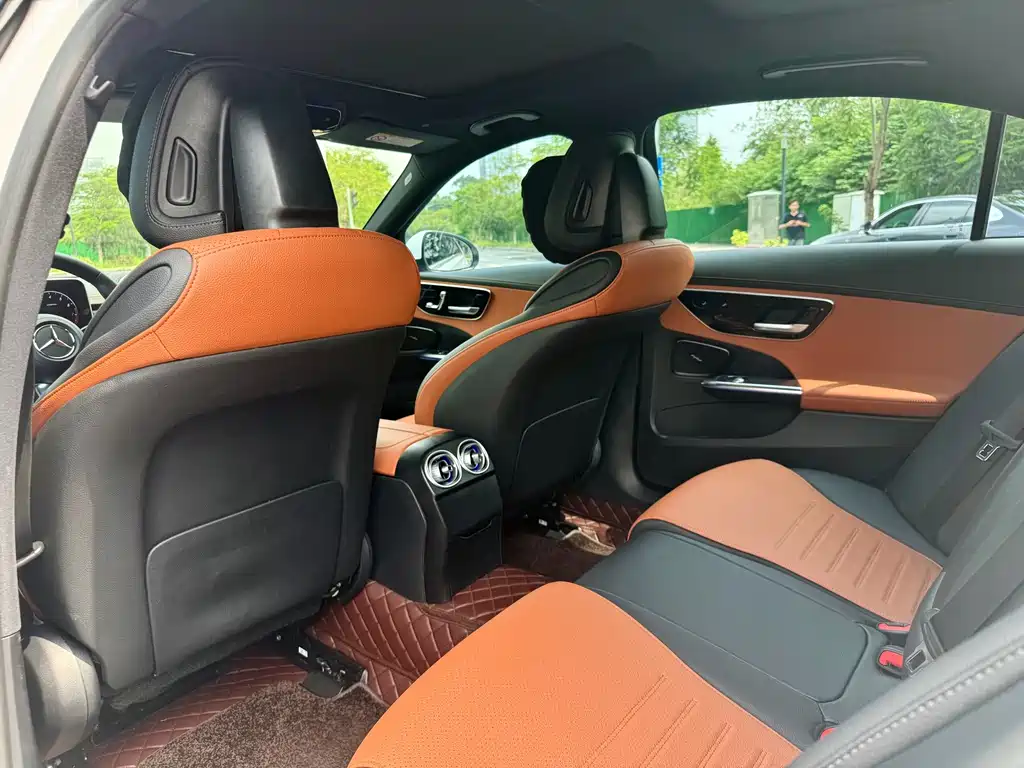 Mercedes-Benz C-Class — миниатюра 16