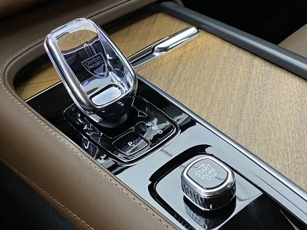 Volvo XC90 — миниатюра 19