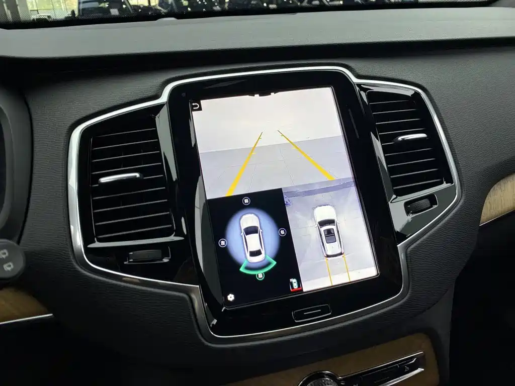 Volvo XC90 — миниатюра 22