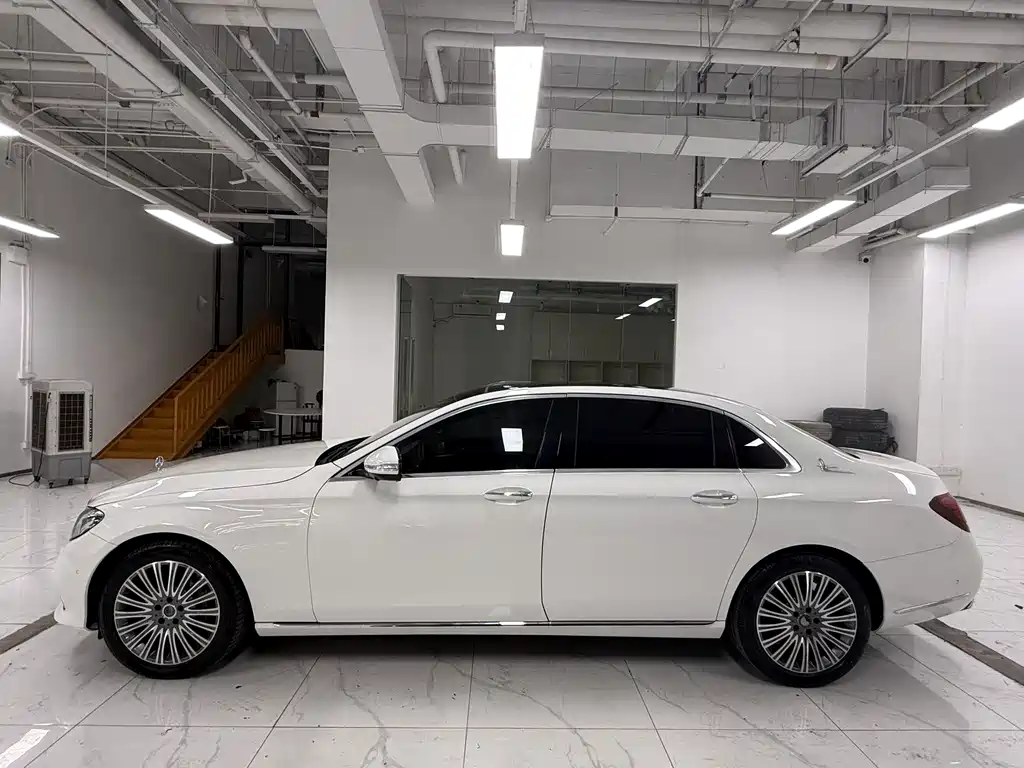 Mercedes-Benz E-Class — миниатюра 3