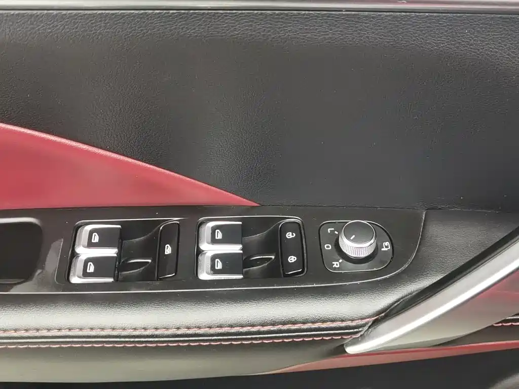 Geely Binyue — миниатюра 9
