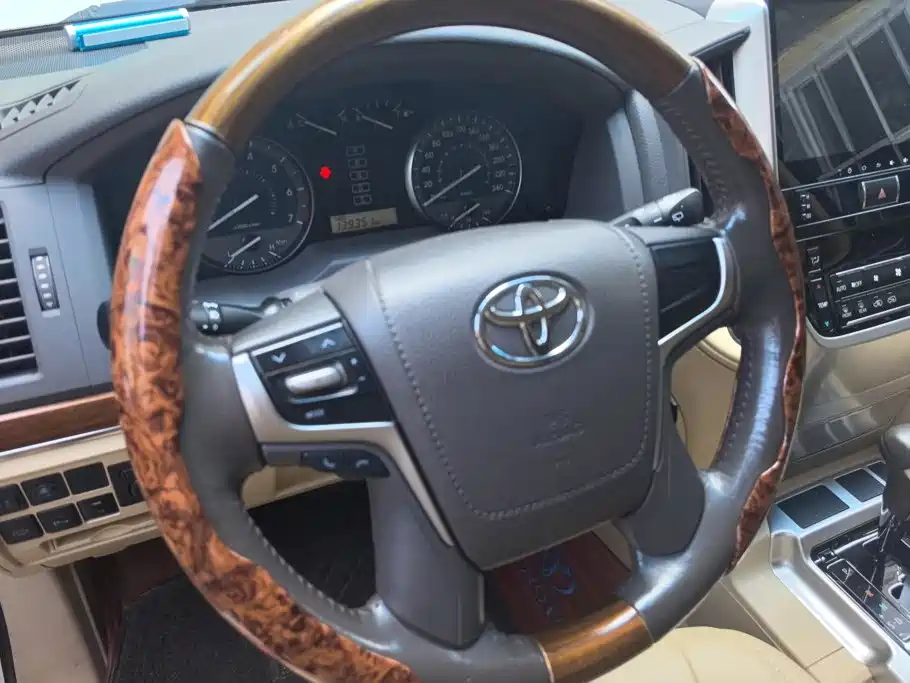 Toyota Land Cruiser — миниатюра 15