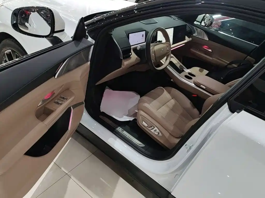 XPeng G9 — миниатюра 16