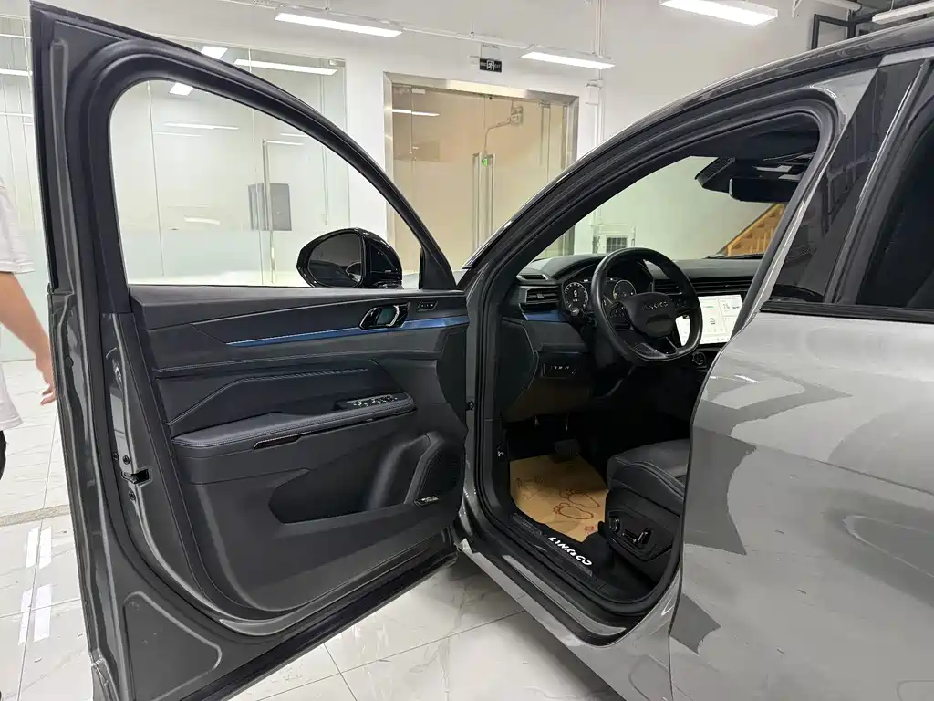 Lynk & Co 05 EM-P — миниатюра 8