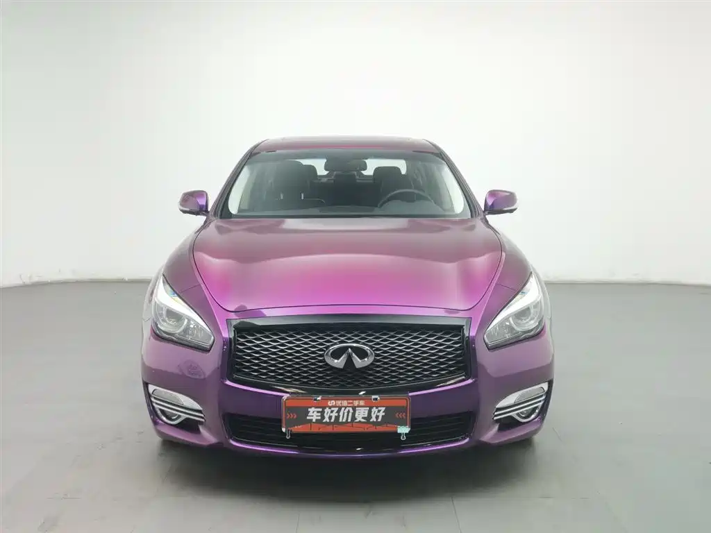 INFINITI Q70