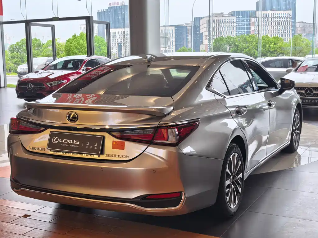 Lexus ES — миниатюра 4