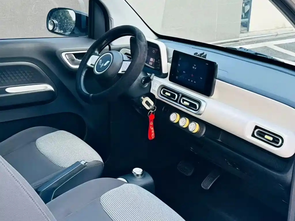 Wuling MINIEV — миниатюра 25