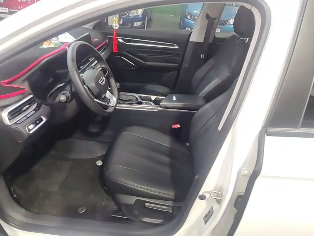 Geely Emgrand — миниатюра 15