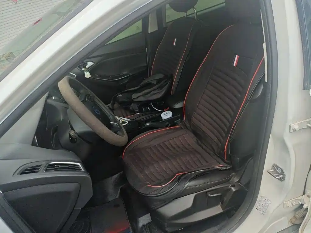Ford Focus — миниатюра 8