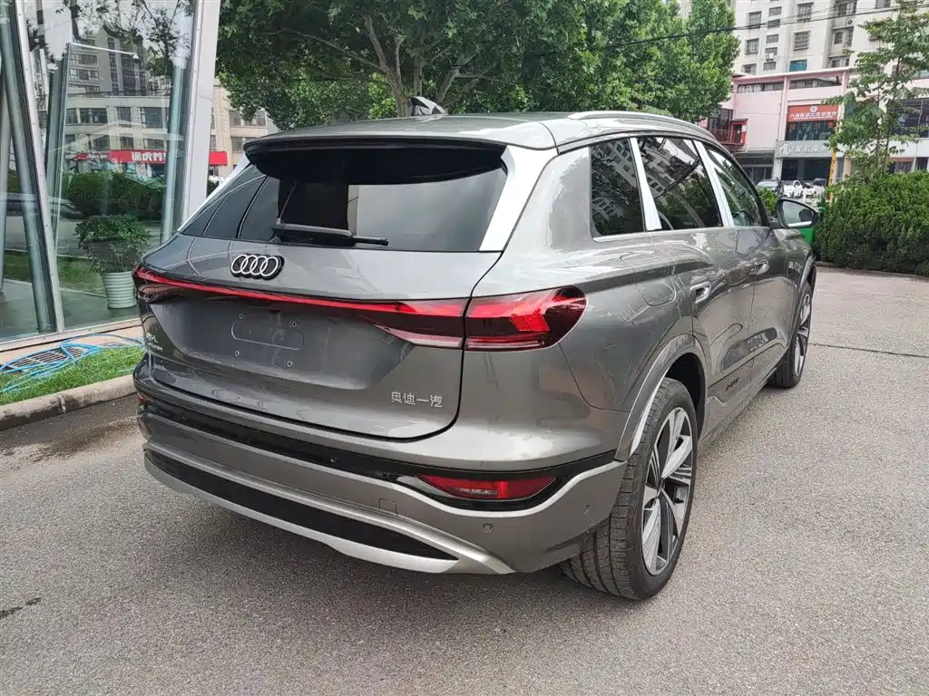 Audi Q6L e-tron