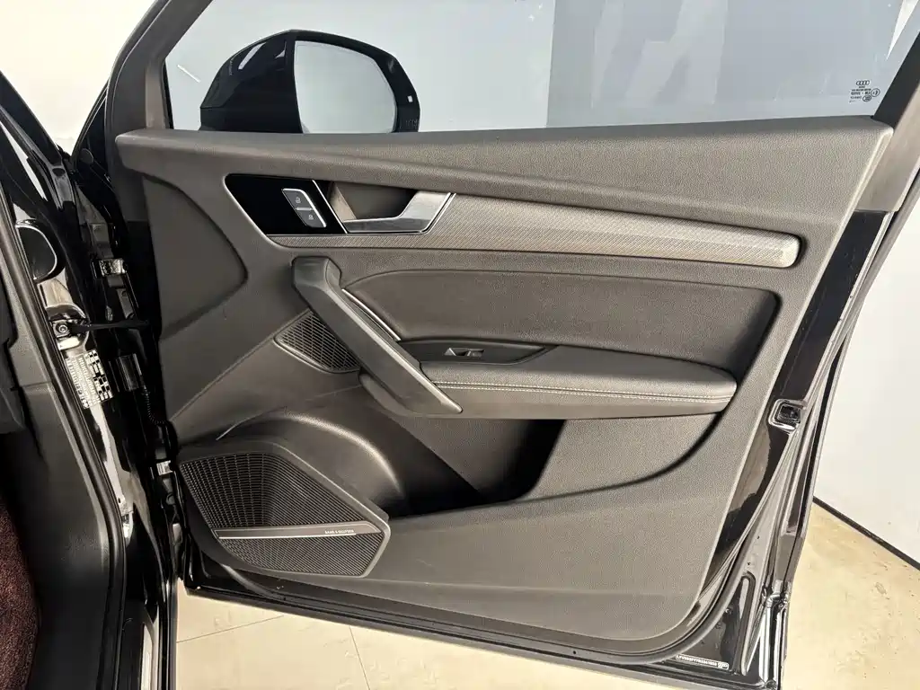 Audi Q5L — миниатюра 24