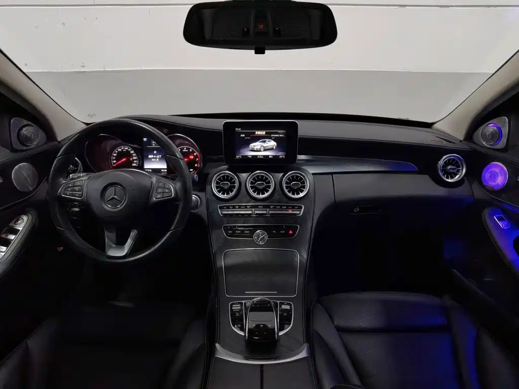 Mercedes-Benz C-Class — миниатюра 5