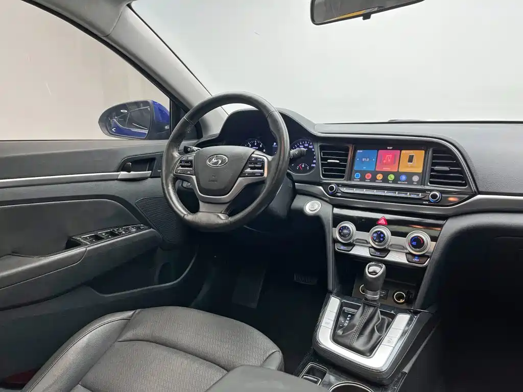 Hyundai Elantra — миниатюра 19