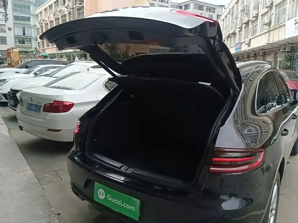 Porsche Macan — миниатюра 19