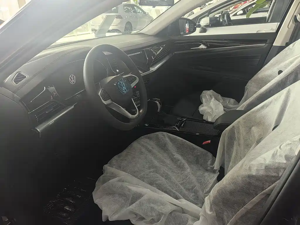 VOLKSWAGEN PASSAT NEW ENERGY